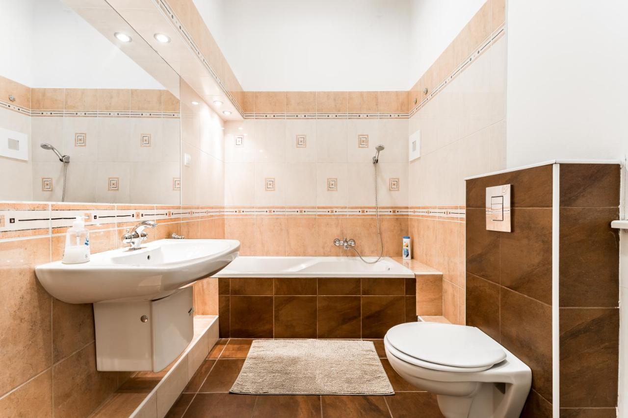 Berta - 4 Bedrooms, 3 Baths Budapest Exterior foto